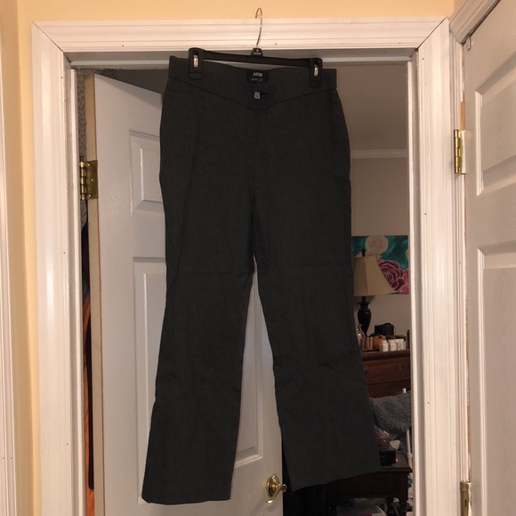 Size 10P ladies APT 9 trouser striped dress pants - Picture 2 of 3